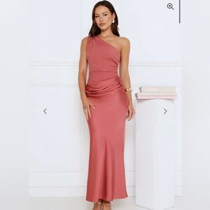 NWT Hello Molly One-Shoulder Dress in Rose